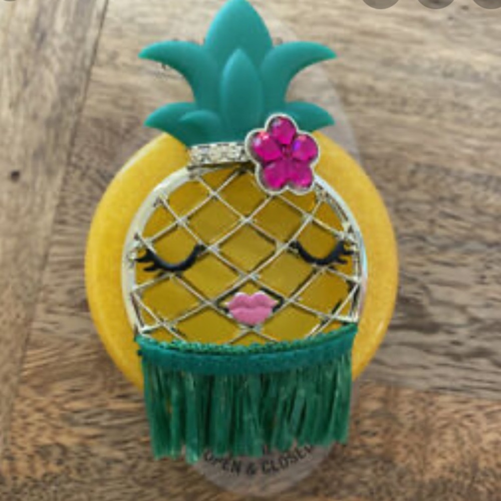 BBW pineapple hula scent portable visor clip NWT